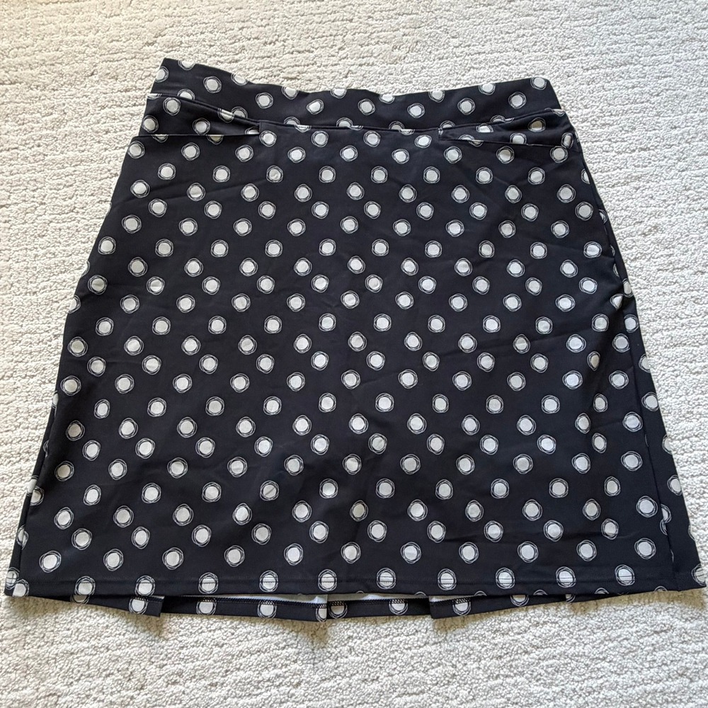 Chicos Zenergy Black White Polka Dot Skort Pleated Back Active Skirt Sz 00 -US 2